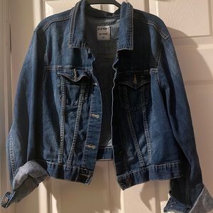Cropped denim jacket